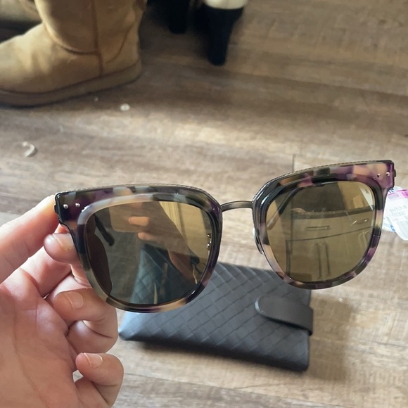NWT Bottega Veneta sunglasses with case - Picture 2 of 9